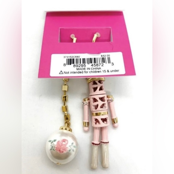 NWT ⚜️💖⚜️ Betsey Johnson - Nutcracker Linear Ball Mismatch Pink Earrings - Picture 5 of 12